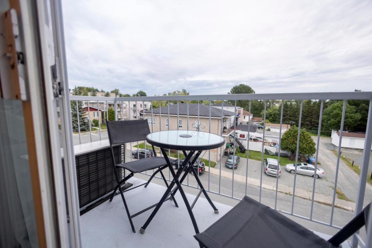 Le Contemporain Apartment Rouyn Bagian luar foto
